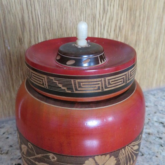 Mexican Wood Trinket Bowl/Box Handcrafted 4" x 3.5" x 1.75" (88V) - Picture 4 of 7